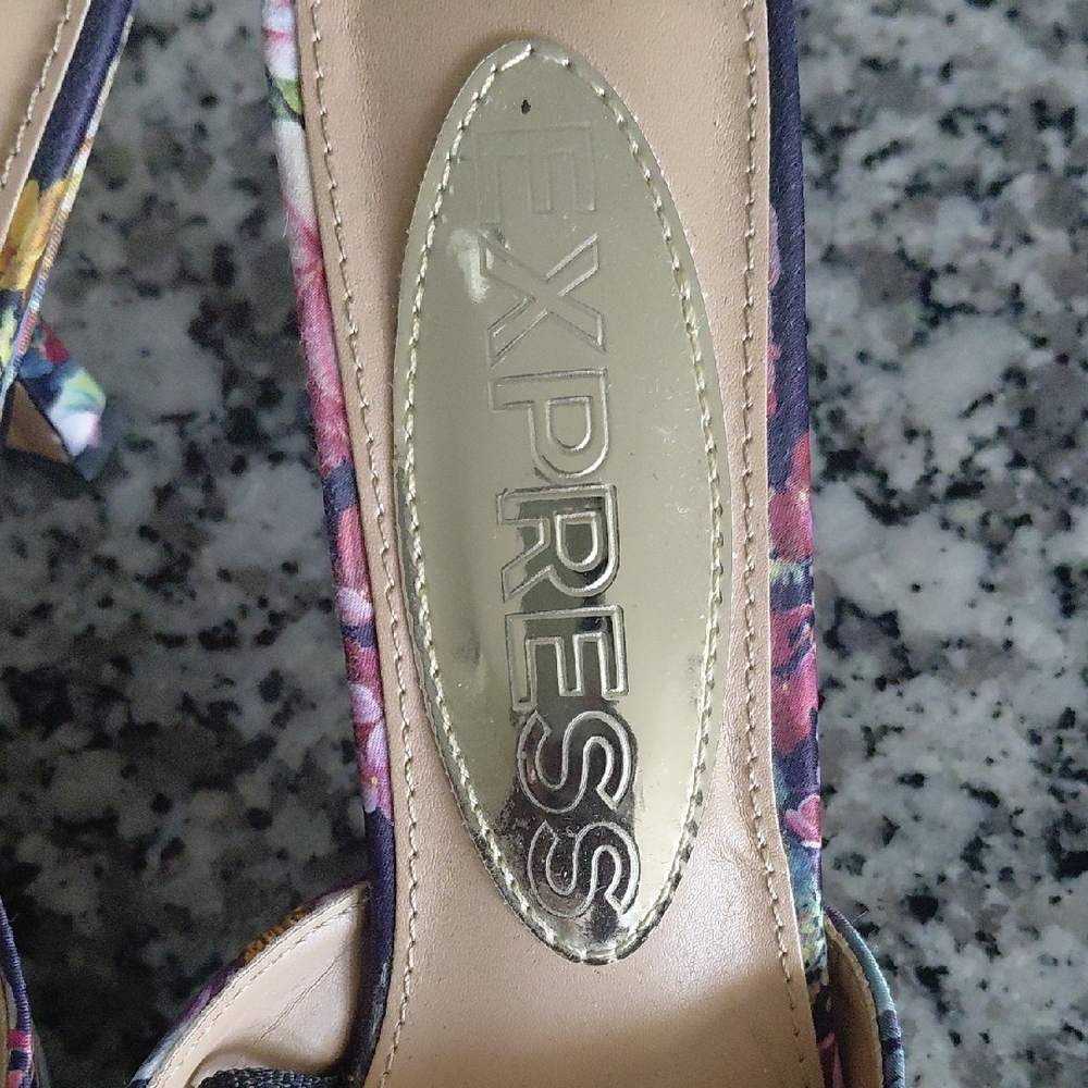 Express Floral Patterned Mules - Picture 3 of 7